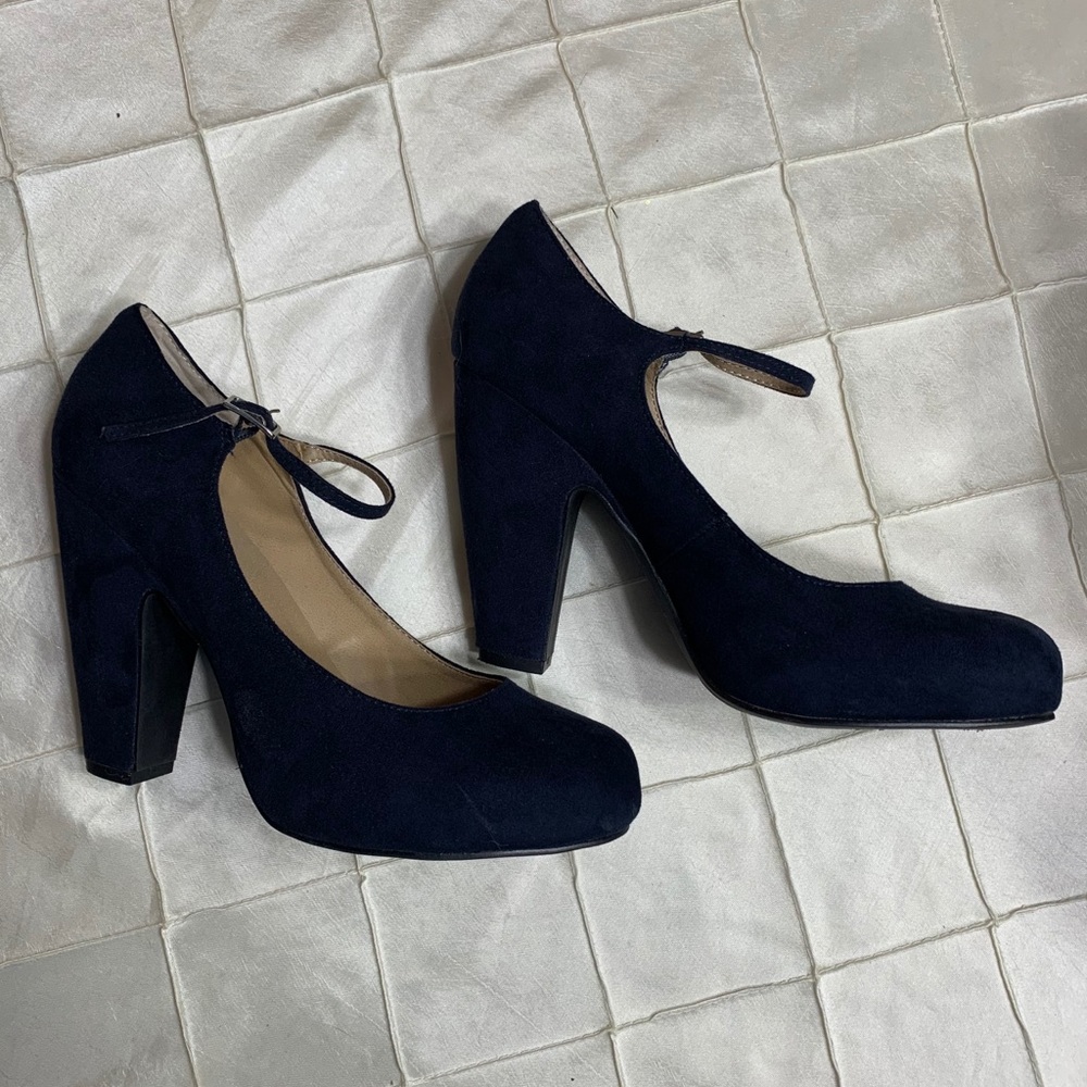Navy Mary Jane block heel